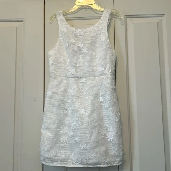 romeo and juliet couture white lace dress NWT $195 Romeo Juliet Couture Nude Ivory Double V Lace Midi Dress S Brunch  Bride
